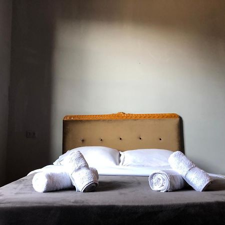 Lucky Family Hotel Tbilisi Ngoại thất bức ảnh