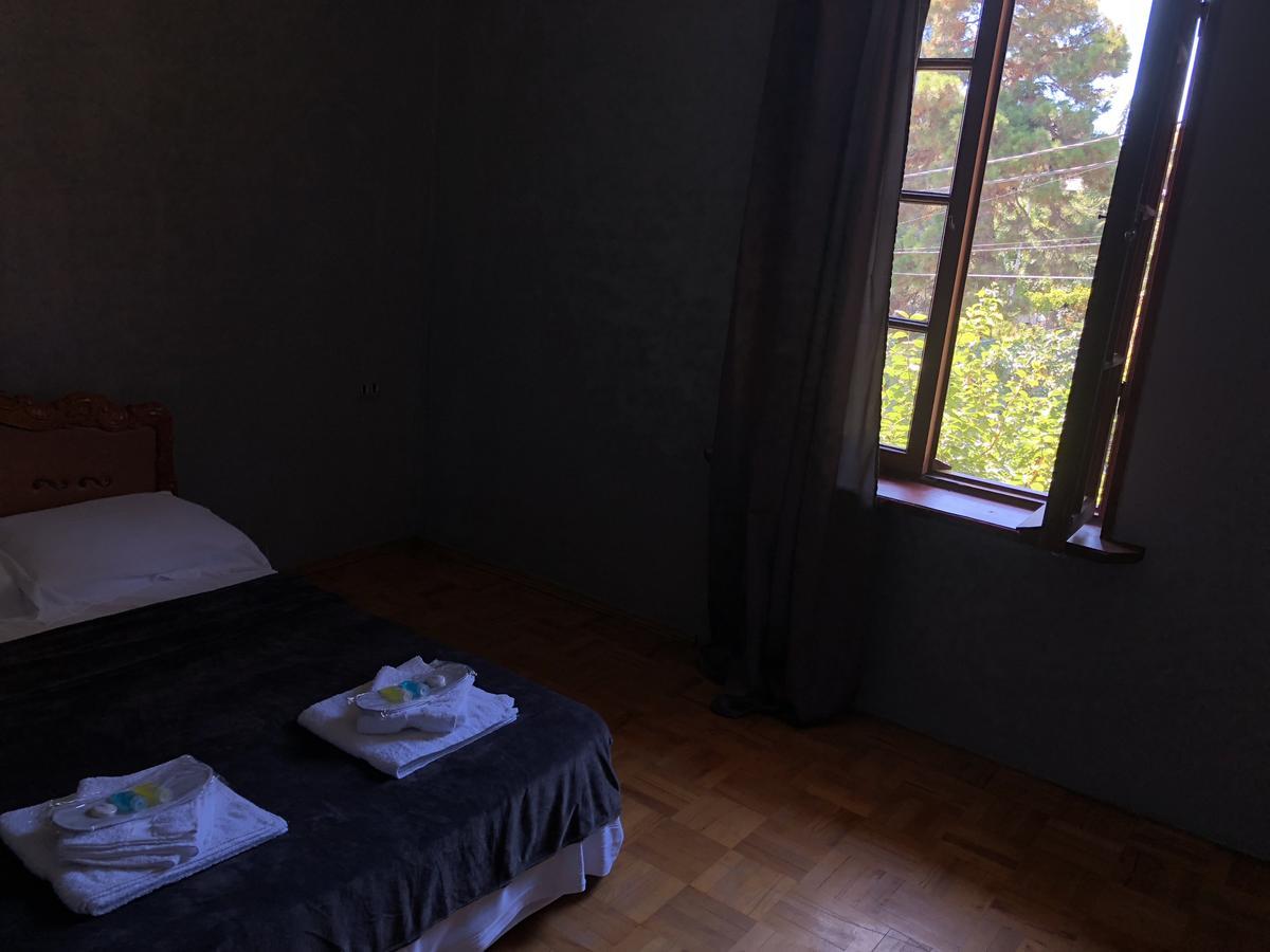 Lucky Family Hotel Tbilisi Ngoại thất bức ảnh