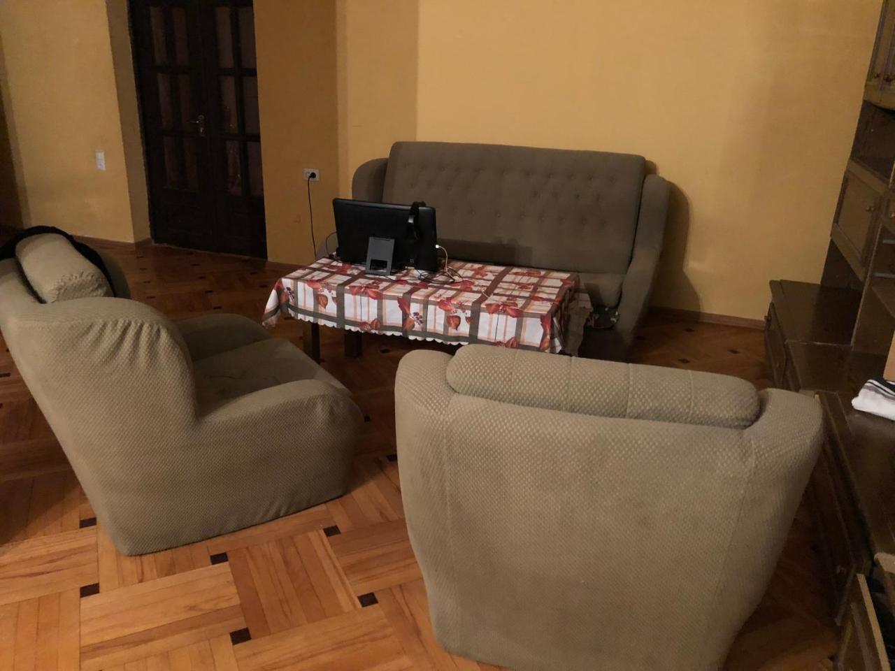 Lucky Family Hotel Tbilisi Ngoại thất bức ảnh