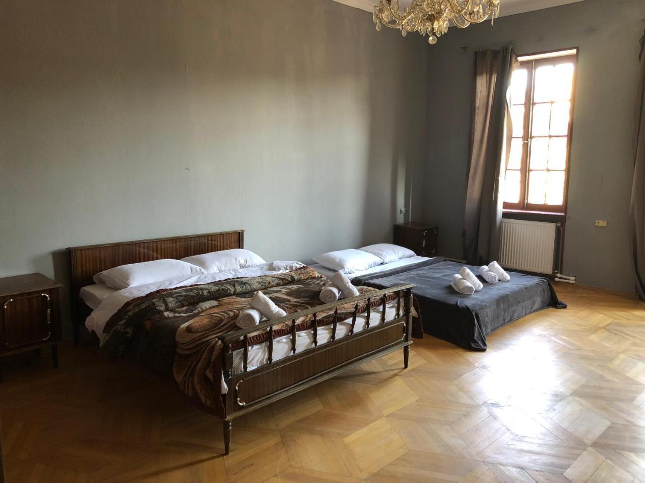 Lucky Family Hotel Tbilisi Ngoại thất bức ảnh