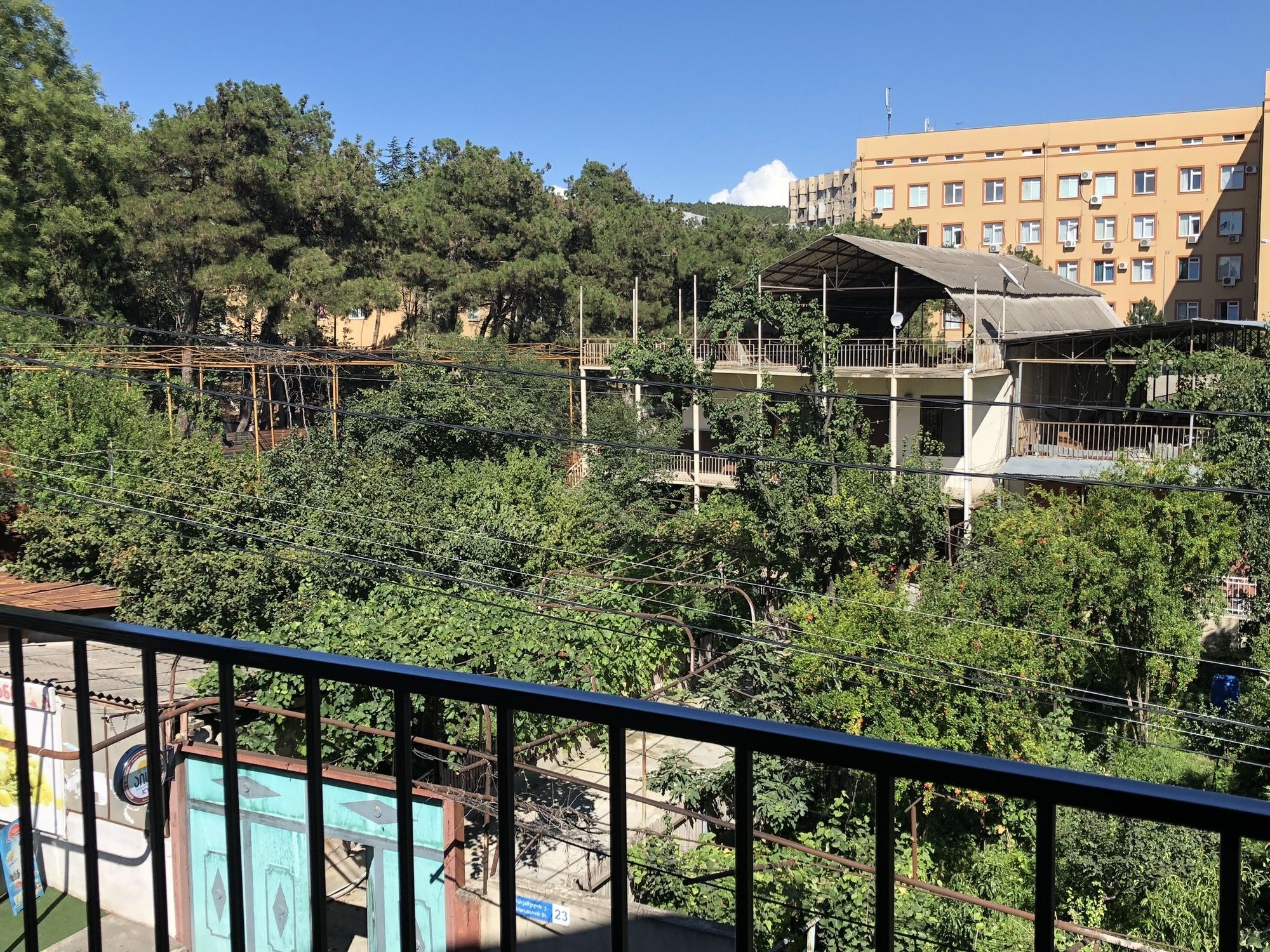 Lucky Family Hotel Tbilisi Ngoại thất bức ảnh