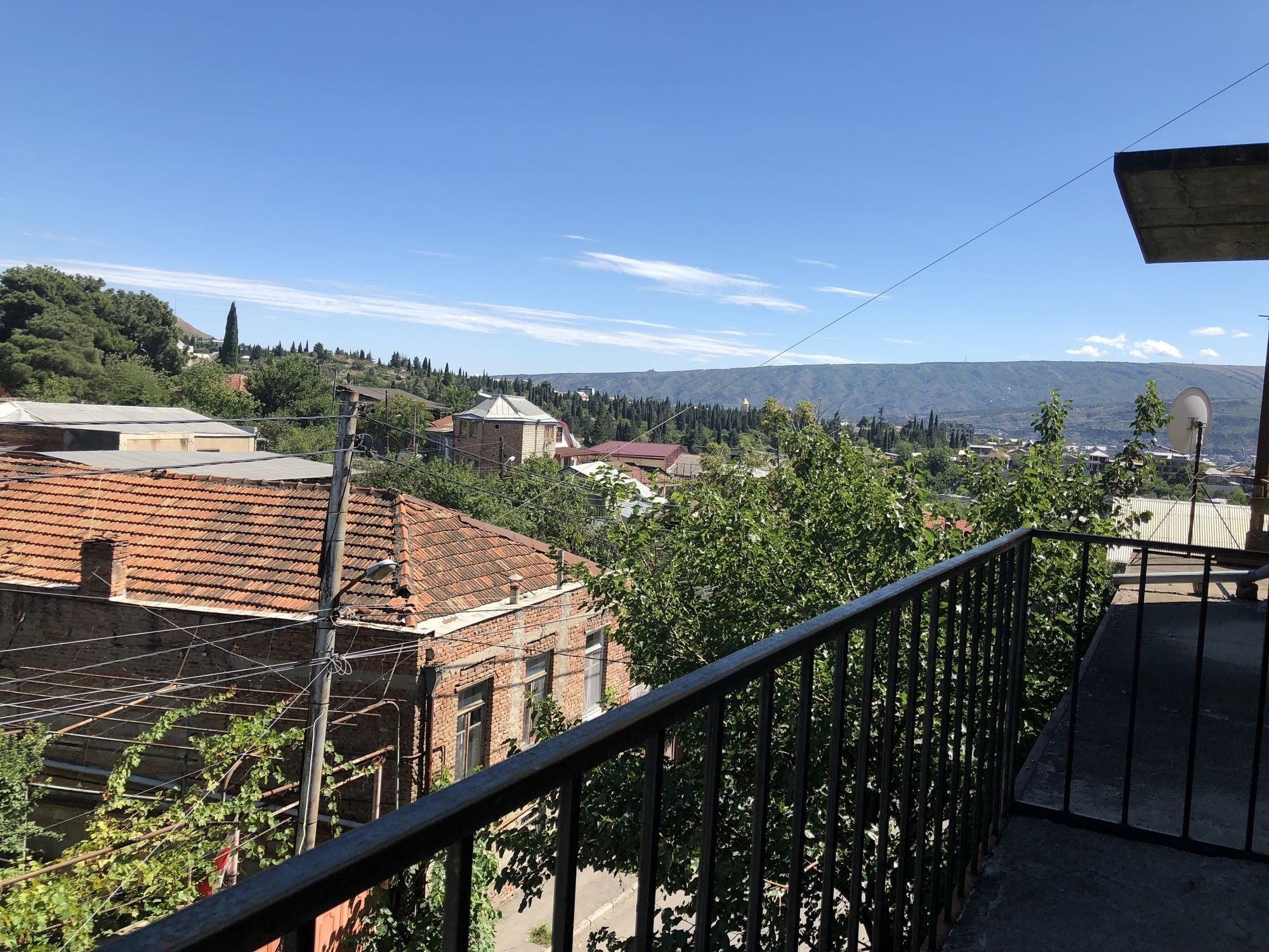Lucky Family Hotel Tbilisi Ngoại thất bức ảnh